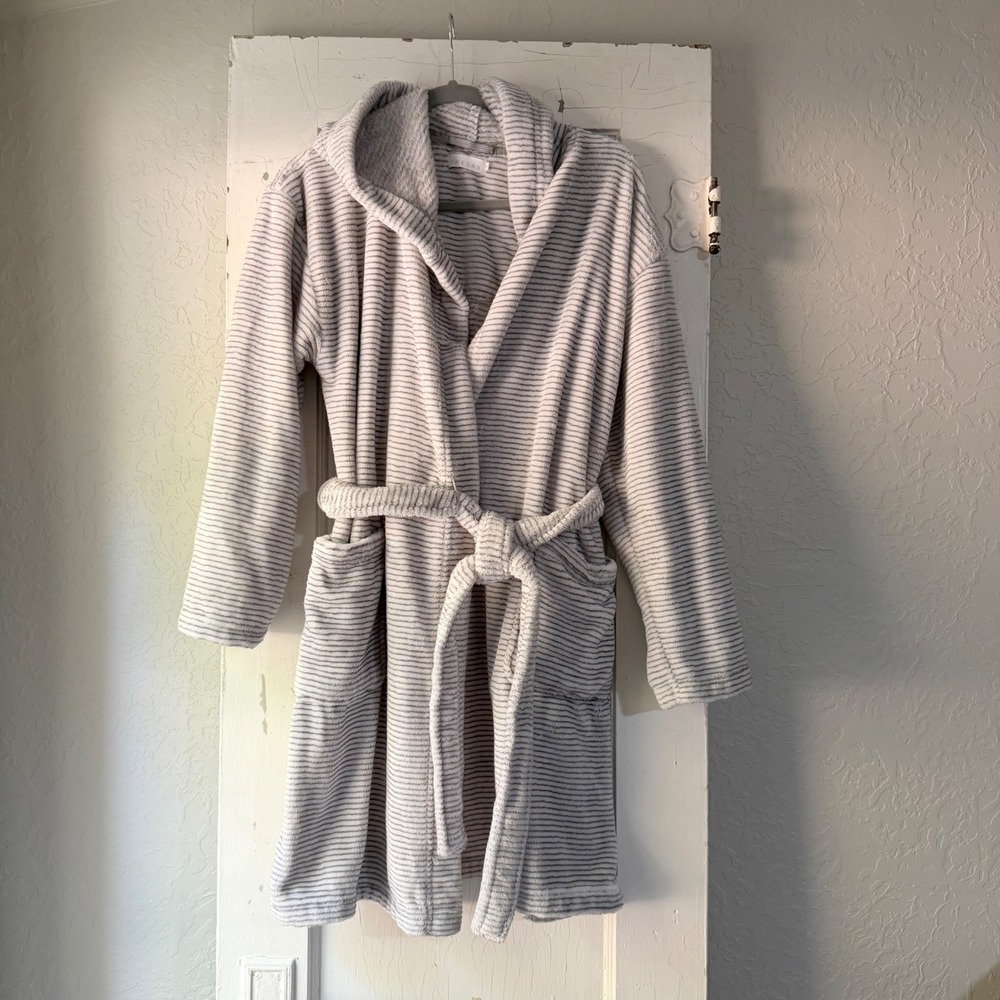 iRELAX Women Small Grey White Striped Plush Hooded Robe Tie Waist Pockets